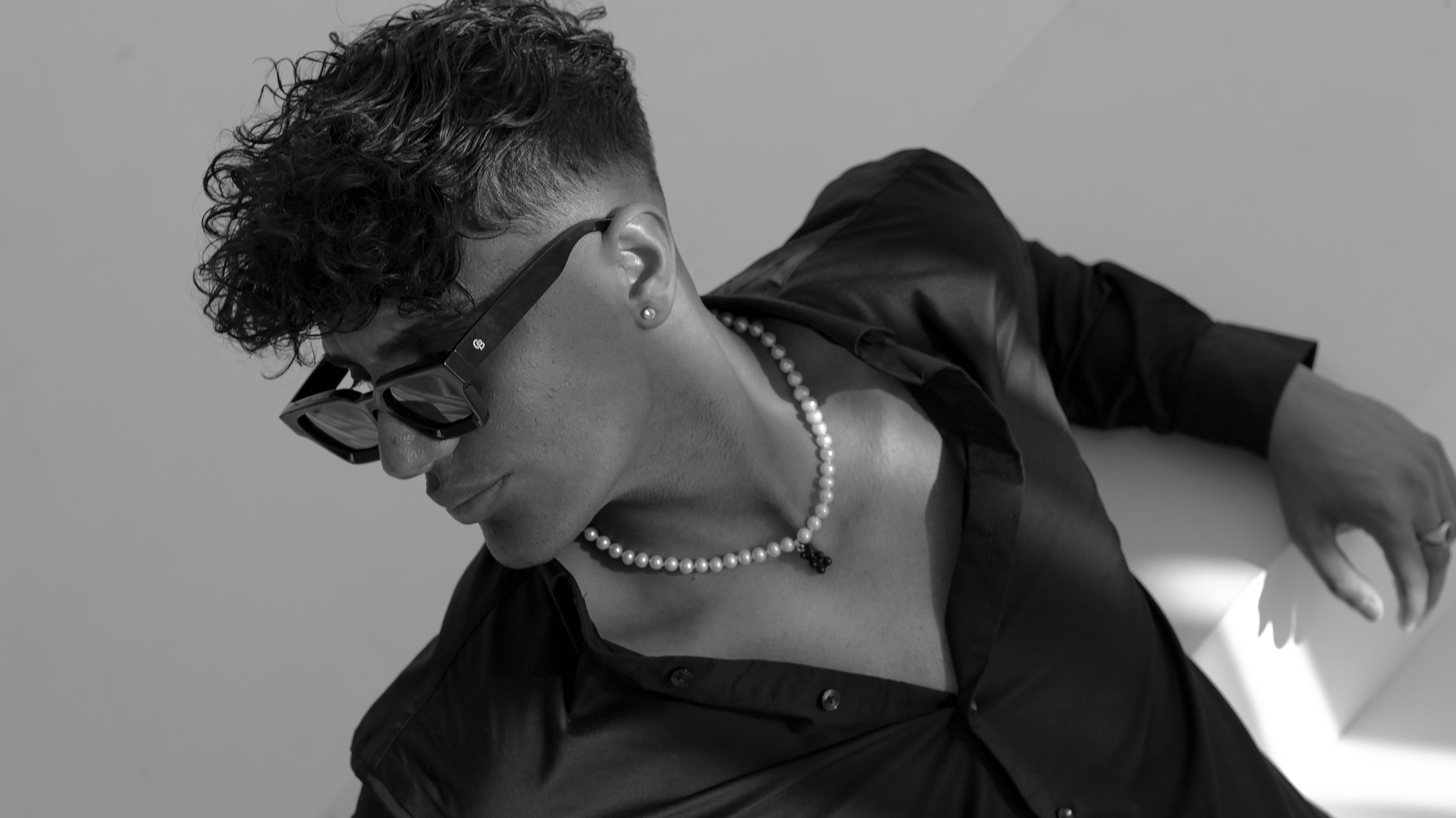 Perlehalskjeder: "Er perler det nye favoritt smykket blant norske menn?"